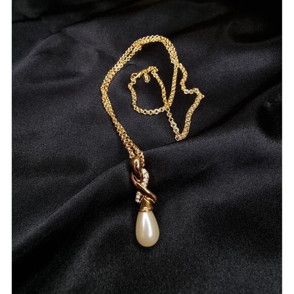Vintage NOLAN MILLER Signed Gold-Tone Necklace With Faux Pearl Drop Pendant - Picture 2 of 6